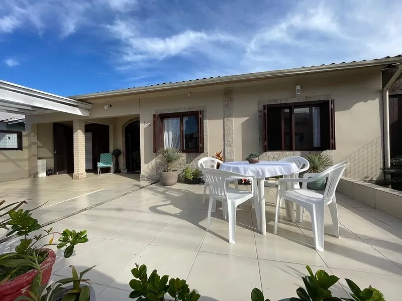 EXCELENTE CASA COM PISCINA: 2ª foto da galeria de imagens do imóvel