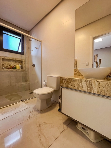 EXCELENTE CASA ALTO PADRÃO EM CONDOMÍNIO: 4ª foto da galeria de imagens do imóvel