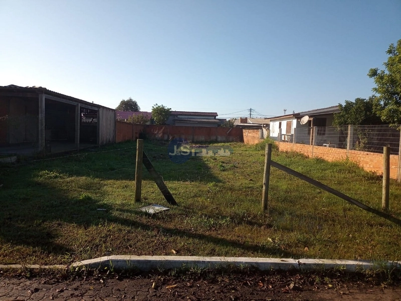 EXCELENTE TERRENO COM CASA LOCALIZADO EM RAINHA DO MAR: 4ª foto da galeria de imagens do imóvel