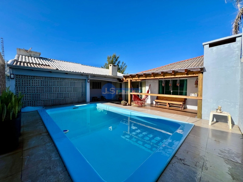 EXELENTE CASA DE PRAIA COM PISCINA: 3ª foto da galeria de imagens do imóvel