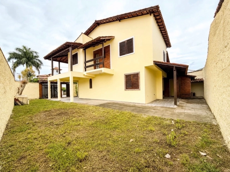 Casa de esquina: 1ª foto da galeria de imagens do imóvel