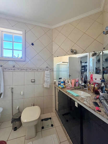 CASA COM 5 QUARTOS SENDO 2 SUÍTES EM SERRA GRANDE POR R$880.000,00 - 240m2 A.T: 11ª foto da galeria de imagens do imóvel