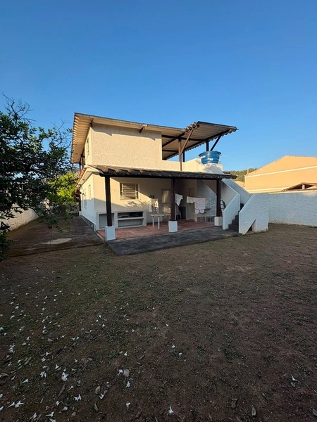 CASA LINEAR 3 QUARTOS COM TERRAÇO : 1ª foto da galeria de imagens do imóvel