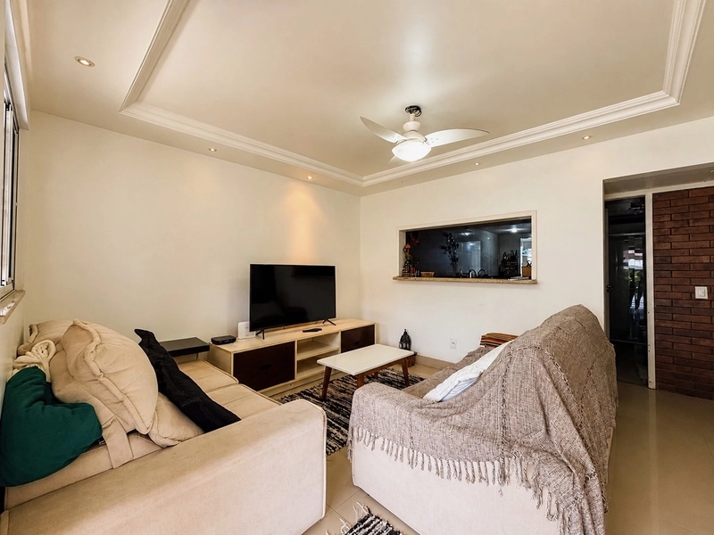CASA LINEAR COM SOBRADO.: 4ª foto da galeria de imagens do imóvel