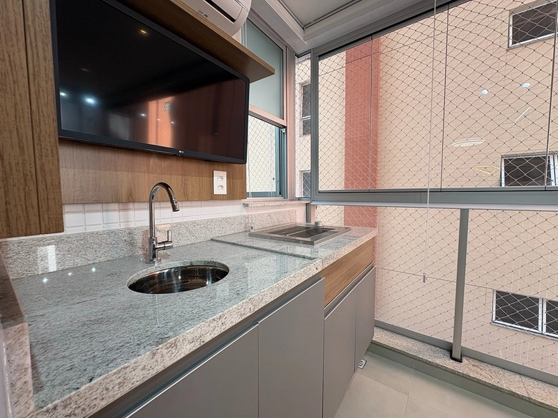APARTAMENTO COM 2 QUARTOS SENDO 1 SUÍTE EM ICARAI - MOBILIADO E COM VAGA DE GARAGEM : 5ª foto da galeria de imagens do imóvel