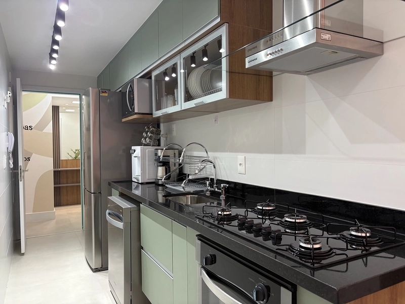 APARTAMENTO COM 2 QUARTOS SENDO 1 SUÍTE EM ICARAI - MOBILIADO E COM VAGA DE GARAGEM : 8ª foto da galeria de imagens do imóvel