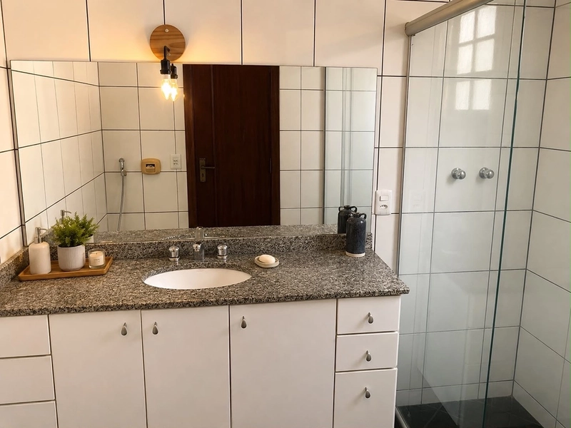CASA DUPLEX COM 4 QUARTOS SENDO 1 SUÍTE EM ITAIPU POR R$890.000,00 - A.C 180m2 , A.T 360m2: 7ª foto da galeria de imagens do imóvel