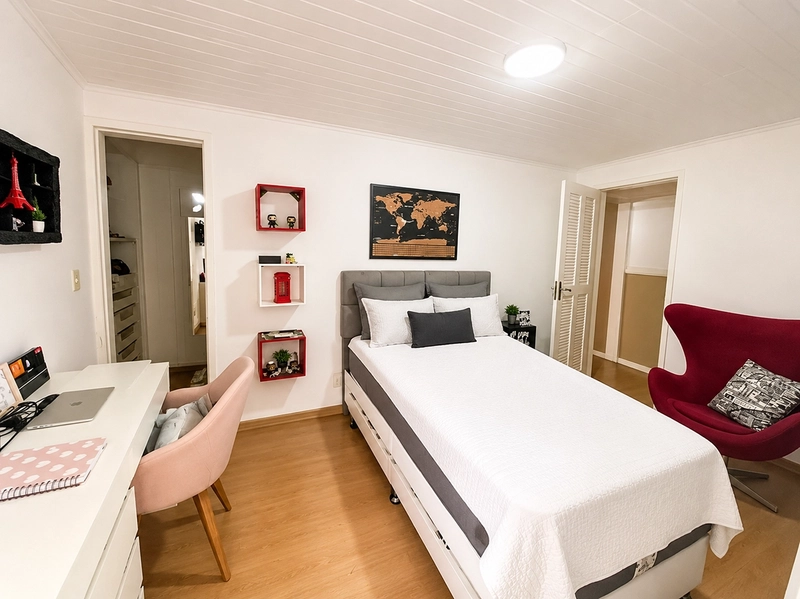 CASA COM 4 QUARTOS SENDO 3 SUÍTES EM PIRATININGA POR R$1.575.000,00 - 120m2: 4ª foto da galeria de imagens do imóvel