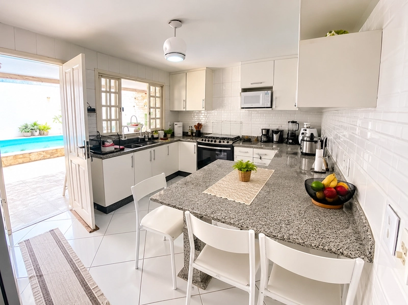 CASA COM 4 QUARTOS SENDO 3 SUÍTES EM PIRATININGA POR R$1.575.000,00 - 120m2: 2ª foto da galeria de imagens do imóvel
