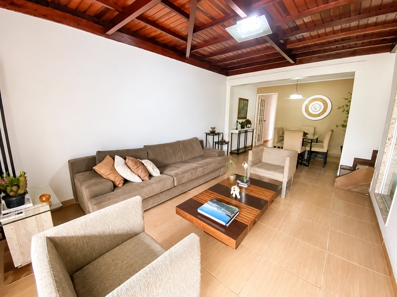 CASA COM 4 QUARTOS SENDO 3 SUÍTES EM PIRATININGA POR R$1.575.000,00 - 120m2: 1ª foto da galeria de imagens do imóvel