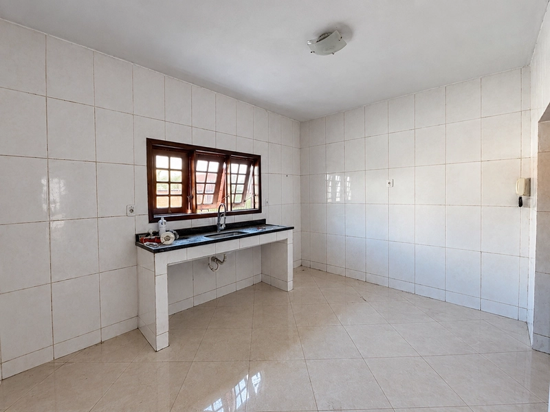 CASA DUPLEX COM 3 QUARTOS SENDO 1 SUITE EM ITAIPU POR R$670.000,00 - A.T 360m2 ; A.C 251m2: 10ª foto da galeria de imagens do imóvel