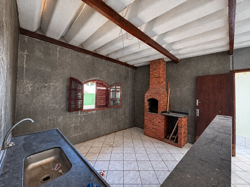 CASA DUPLEX COM 3 QUARTOS SENDO 1 SUITE EM ITAIPU POR R$670.000,00 - A.T 360m2 ; A.C 251m2: 5ª foto da galeria de imagens do imóvel