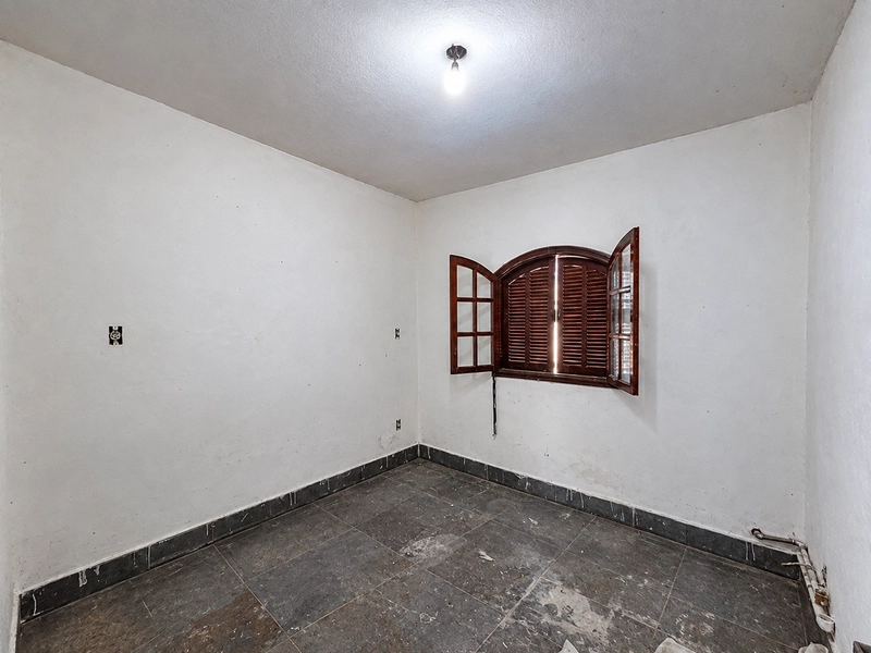 CASA DUPLEX COM 3 QUARTOS SENDO 1 SUITE EM ITAIPU POR R$670.000,00 - A.T 360m2 ; A.C 251m2: 9ª foto da galeria de imagens do imóvel