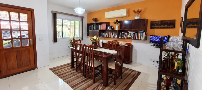 CASA LINEAR COM 3 QUARTOS SENDO 1 SUITE EM ITAIPU POR R$790.000,00 - A.T 360m2 ; A.C 132m2: 5ª foto da galeria de imagens do imóvel