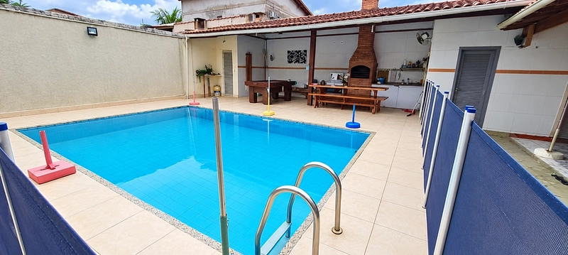 CASA LINEAR COM 3 QUARTOS SENDO 1 SUITE EM ITAIPU POR R$790.000,00 - A.T 360m2 ; A.C 132m2: 4ª foto da galeria de imagens do imóvel