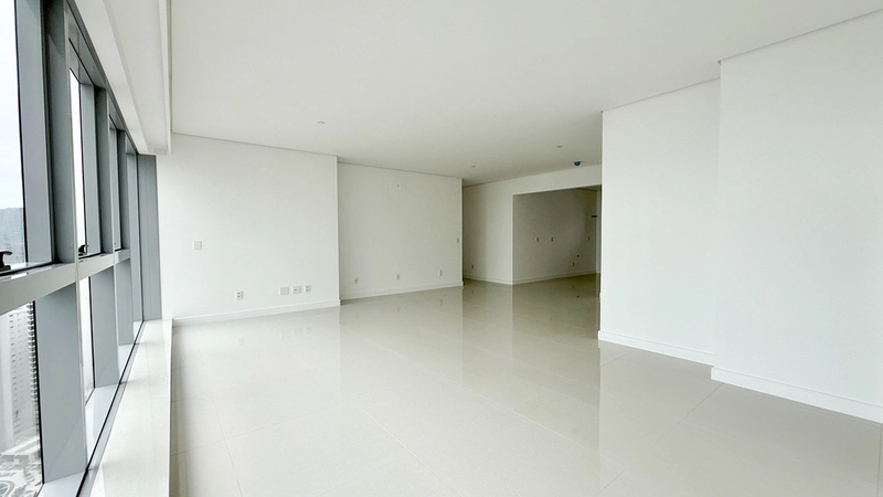 Apartamento com 4 suítes e 3 vagas no Vitra By Pininfarina em BC.: 3ª foto da galeria de imagens do imóvel