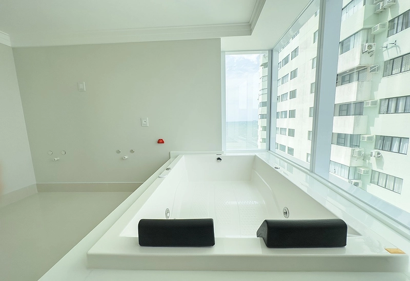 Frente Mar 4 suítes e 4 Vagas no One Tower: 35ª foto da galeria de imagens do imóvel