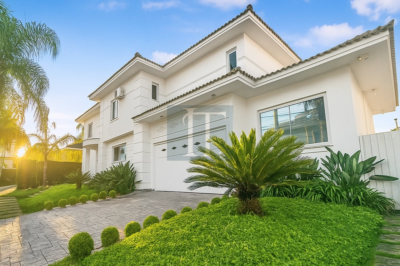 Casa com 5 quartos à venda em Jurerê Internacional : 2ª foto da galeria de imagens do imóvel