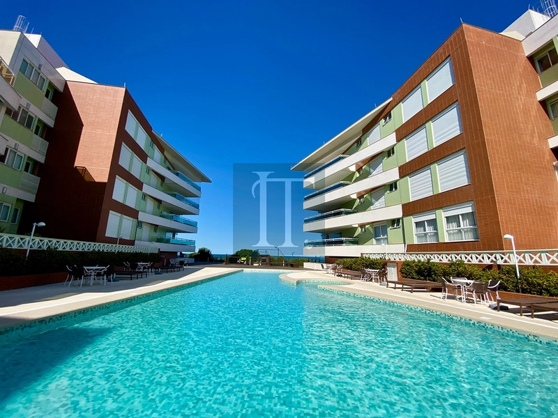 Apartamento  em condomínio pé na areia à venda na Praia Brava – Florianópolis/SC: 2ª foto da galeria de imagens do imóvel