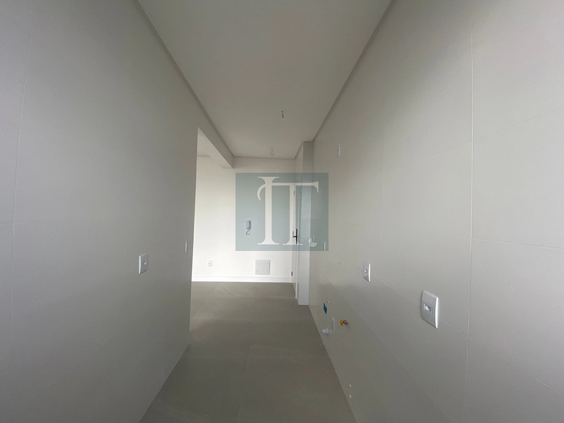 Apartamento à venda na Cachoeira Bom Jesus  – 2 quartos com vista mar, a 50 m da praia: 10ª foto da galeria de imagens do imóvel