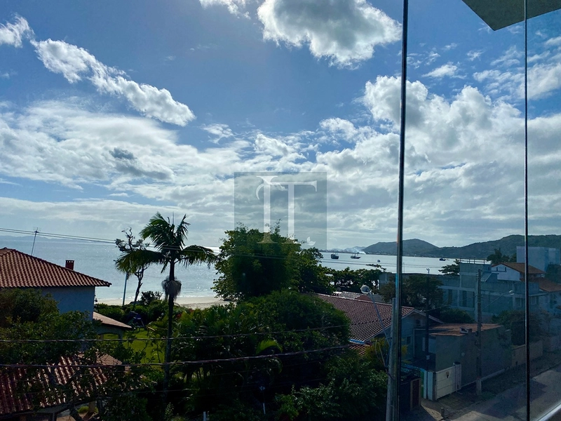 Apartamento à venda na Cachoeira Bom Jesus  – 2 quartos com vista mar, a 50 m da praia: 3ª foto da galeria de imagens do imóvel