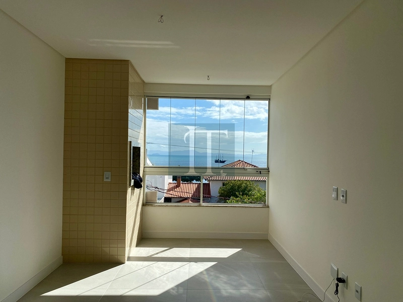 Apartamento à venda na Cachoeira Bom Jesus  – 2 quartos com vista mar, a 50 m da praia: 6ª foto da galeria de imagens do imóvel