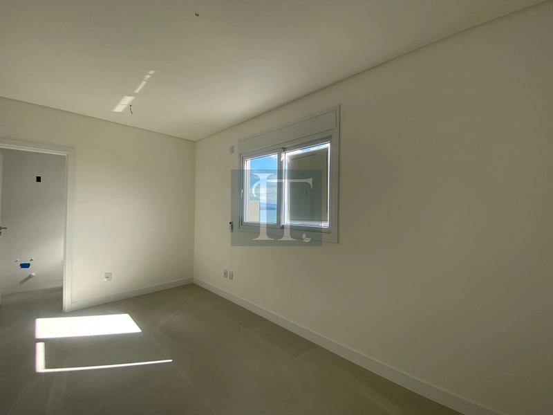 Apartamento à venda na Cachoeira Bom Jesus  – 2 quartos com vista mar, a 50 m da praia: 13ª foto da galeria de imagens do imóvel