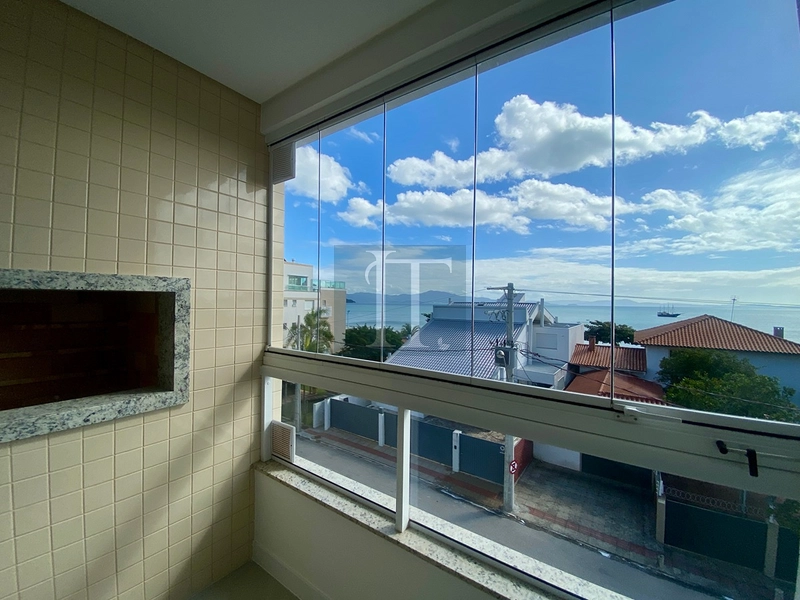 Apartamento à venda na Cachoeira Bom Jesus  – 2 quartos com vista mar, a 50 m da praia: 2ª foto da galeria de imagens do imóvel