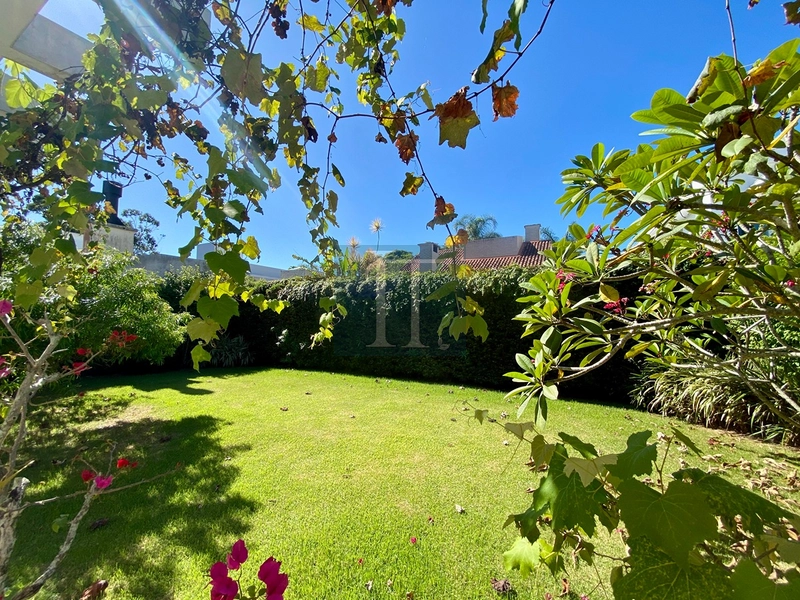 Casa com 5 quartos à venda em Jurerê Internacional: 4ª foto da galeria de imagens do imóvel