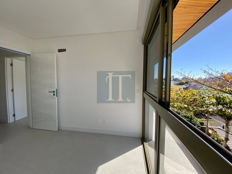 Apto com 2 suítes à venda em Jurerê : 20ª foto da galeria de imagens do imóvel