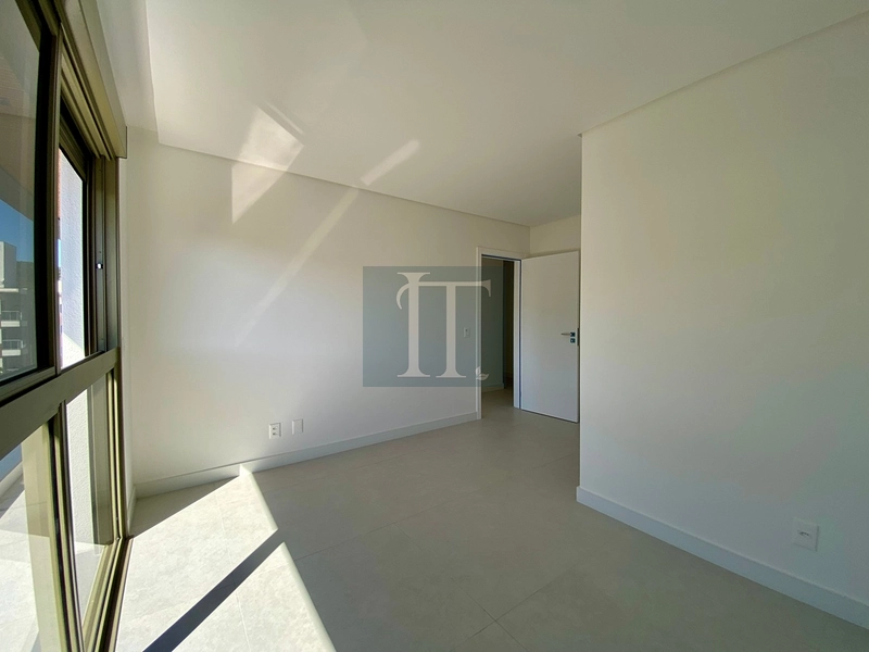 Apto com 2 suítes à venda em Jurerê : 22ª foto da galeria de imagens do imóvel