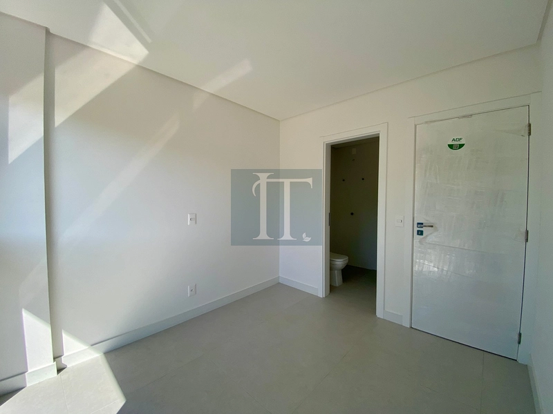 Apto com 2 suítes à venda em Jurerê : 21ª foto da galeria de imagens do imóvel