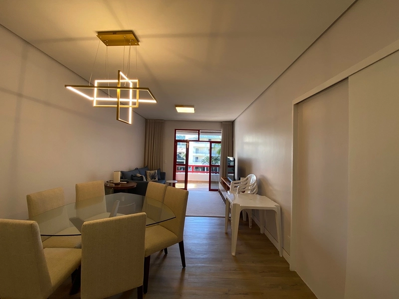 Apartamento à Venda na Praia Brava – 2 Suítes, 77m², a 50m do Mar: 4ª foto da galeria de imagens do imóvel