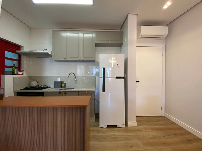 Apartamento à Venda na Praia Brava – 2 Suítes, 77m², a 50m do Mar: 5ª foto da galeria de imagens do imóvel
