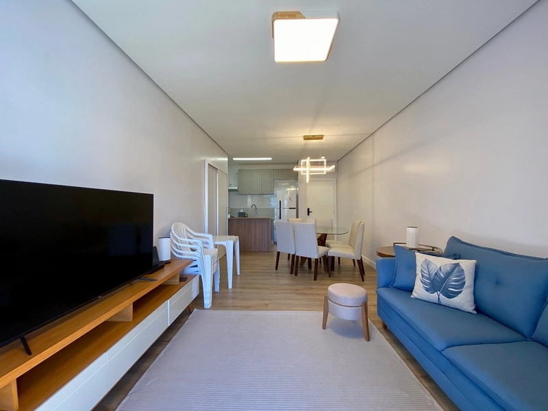 Apartamento à Venda na Praia Brava – 2 Suítes, 77m², a 50m do Mar: 2ª foto da galeria de imagens do imóvel