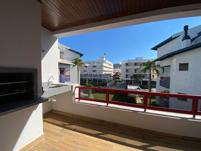 Apartamento à Venda na Praia Brava – 2 Suítes, 77m², a 50m do Mar: 1ª foto da galeria de imagens do imóvel