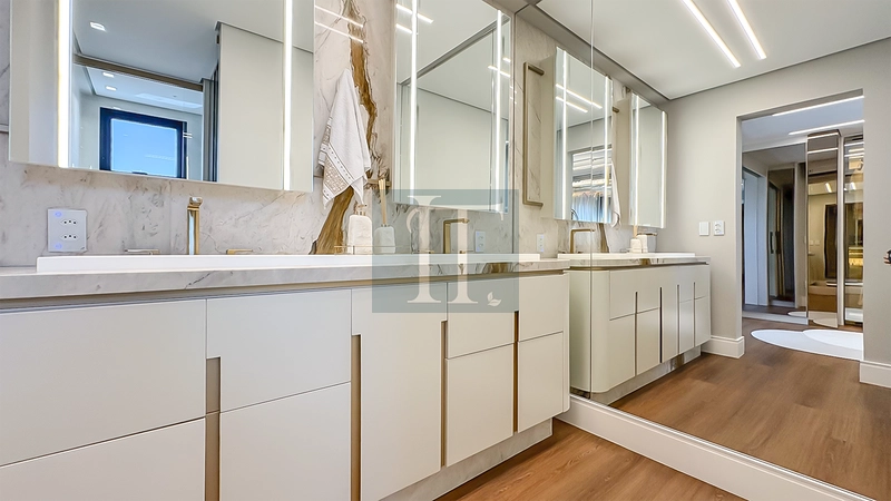 Apto com 4 suítes  com vista mar à venda em Jurerê : 28ª foto da galeria de imagens do imóvel