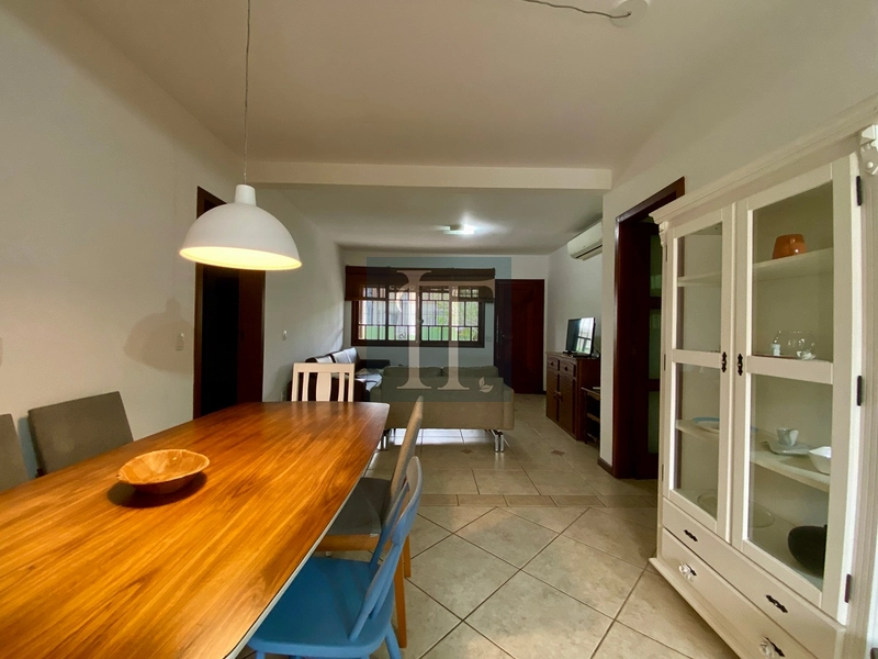 Casa 4 Dormitórios com Edícula em Canasvieiras, Florianópolis 180 m² construídos · 500 m do mar · Mobilada: 5ª foto da galeria de imagens do imóvel