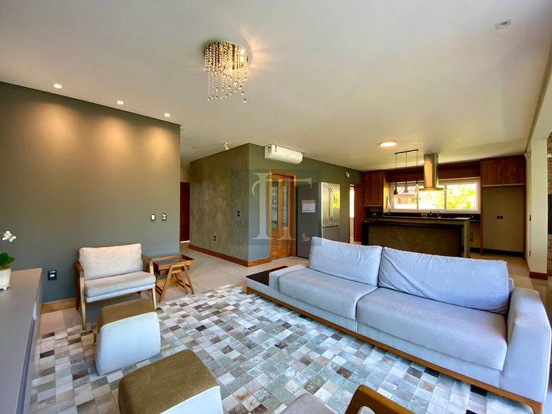 Casa à venda em Jurerê Internacional: 1ª foto da galeria de imagens do imóvel