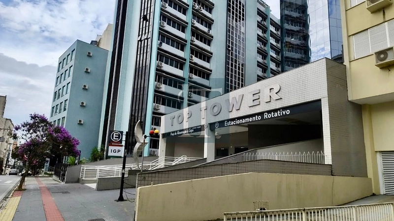 Sala comercial no Top Tower, no Centro de Florianópolis: 1ª foto da galeria de imagens do imóvel