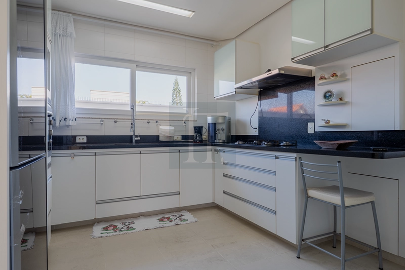 Casa com 4 suítes , 6 vagas , com 834 m² de área total à venda em Jurerê - Florianópolis : 27ª foto da galeria de imagens do imóvel