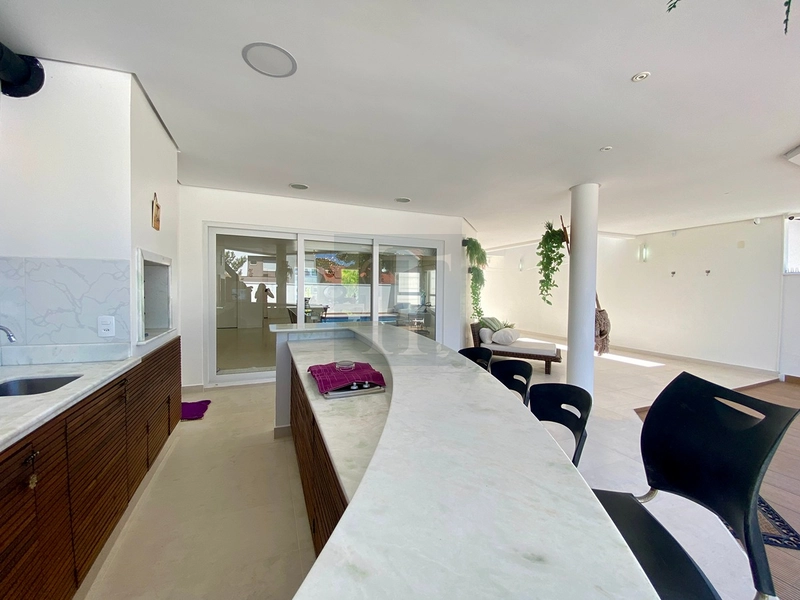Casa com 4 suítes , 6 vagas , com 834 m² de área total à venda em Jurerê - Florianópolis : 19ª foto da galeria de imagens do imóvel