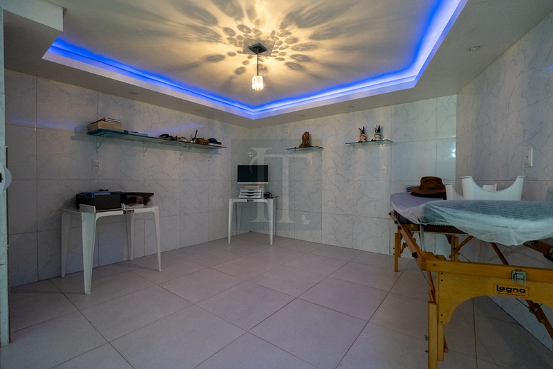 Casa com 4 suítes , 6 vagas , com 834 m² de área total à venda em Jurerê - Florianópolis : 25ª foto da galeria de imagens do imóvel
