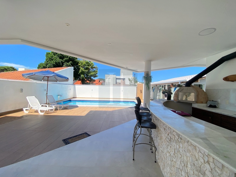 Casa com 4 suítes , 6 vagas , com 834 m² de área total à venda em Jurerê - Florianópolis : 4ª foto da galeria de imagens do imóvel