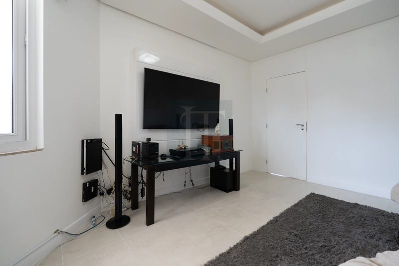 Casa com 4 suítes , 6 vagas , com 834 m² de área total à venda em Jurerê - Florianópolis : 28ª foto da galeria de imagens do imóvel