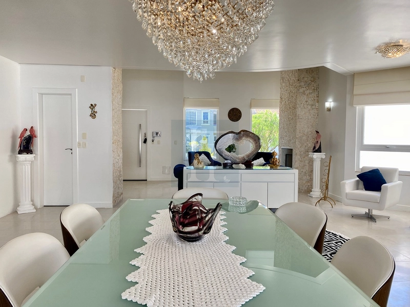 Casa com 4 suítes , 6 vagas , com 834 m² de área total à venda em Jurerê - Florianópolis : 12ª foto da galeria de imagens do imóvel