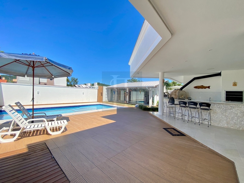 Casa com 4 suítes , 6 vagas , com 834 m² de área total à venda em Jurerê - Florianópolis : 20ª foto da galeria de imagens do imóvel