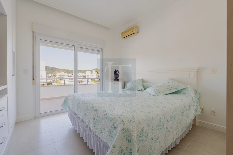 Casa com 4 suítes , 6 vagas , com 834 m² de área total à venda em Jurerê - Florianópolis : 35ª foto da galeria de imagens do imóvel