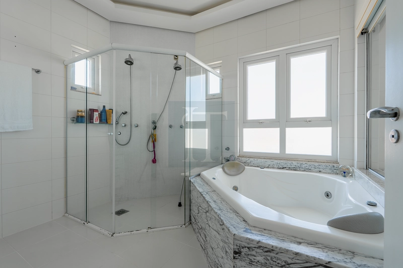 Casa com 4 suítes , 6 vagas , com 834 m² de área total à venda em Jurerê - Florianópolis : 34ª foto da galeria de imagens do imóvel