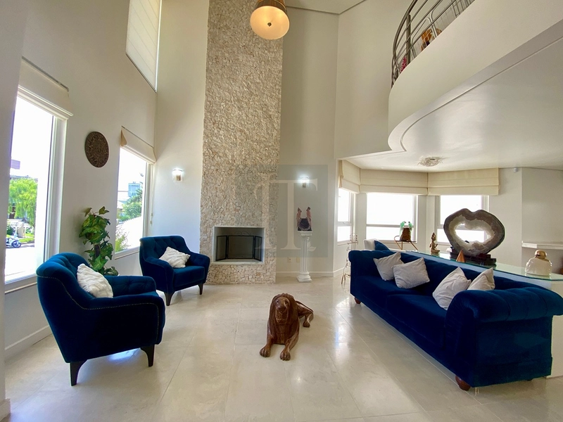 Casa com 4 suítes , 6 vagas , com 834 m² de área total à venda em Jurerê - Florianópolis : 7ª foto da galeria de imagens do imóvel
